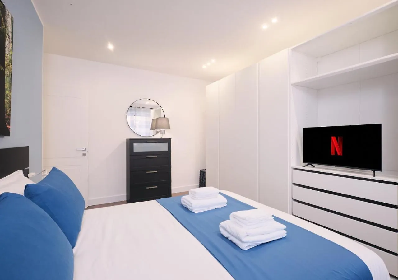 Colosseo A 15 Minuti - Suite Elegante In Centro Rome Apartment