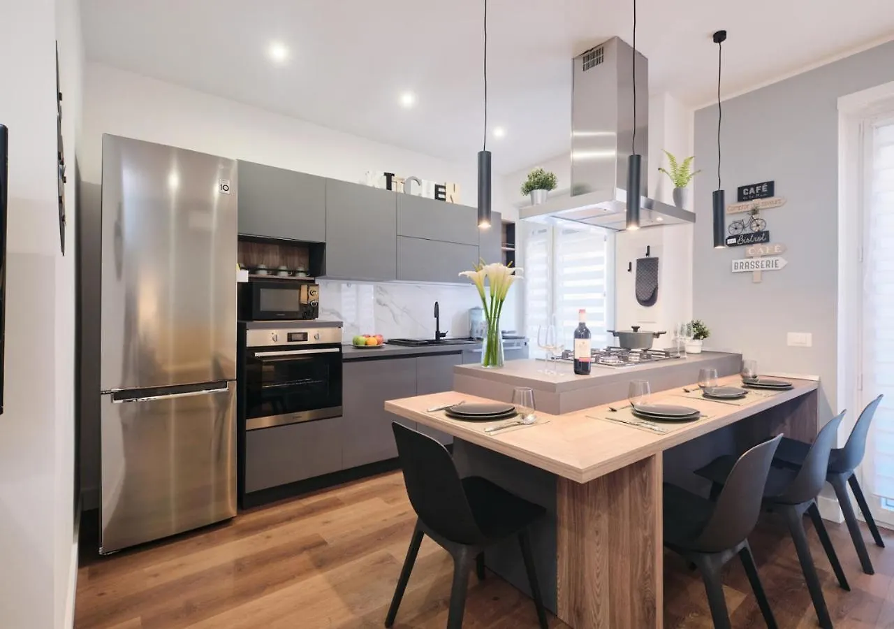 Colosseo A 15 Minuti - Suite Elegante In Centro Rome
