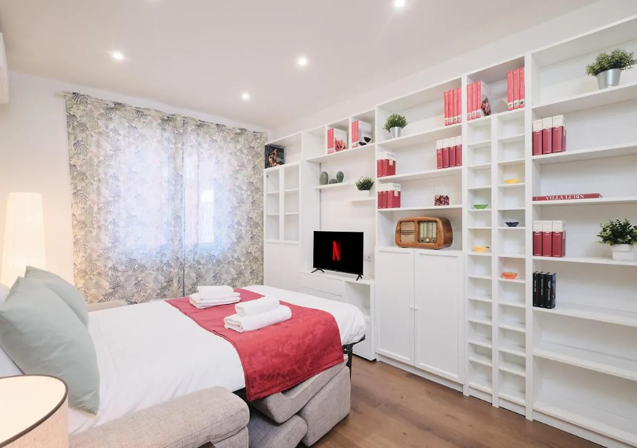 Colosseo A 15 Minuti - Suite Elegante In Centro Rome Apartment