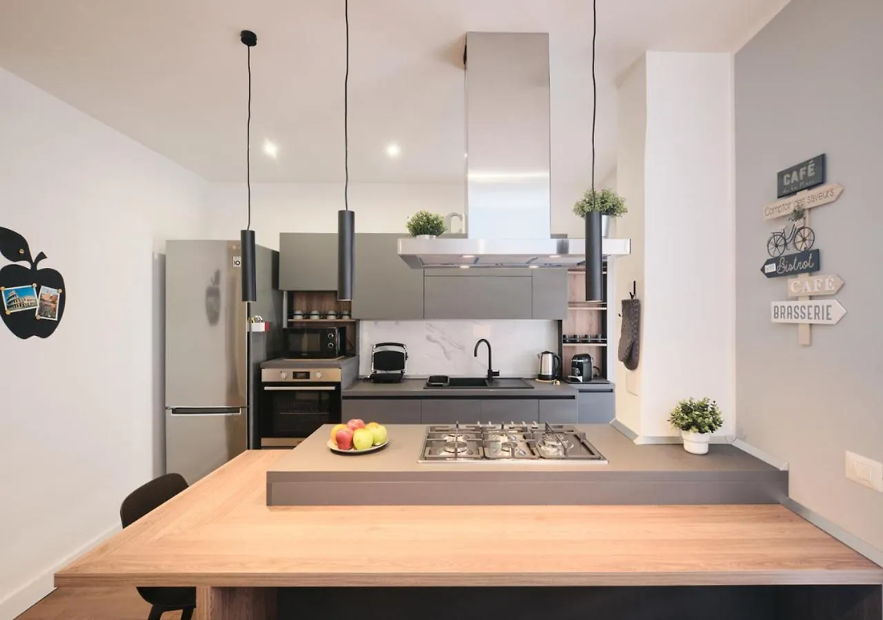 Colosseo A 15 Minuti - Suite Elegante In Centro Rome